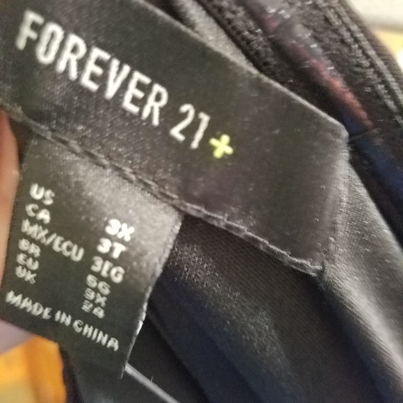 Plus size black tube dress - Picture 5 of 6